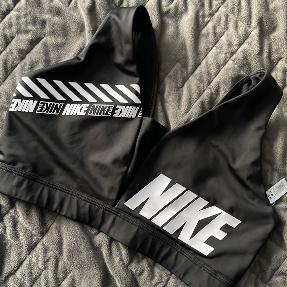 Size Large, Black, Nike Sports Bra